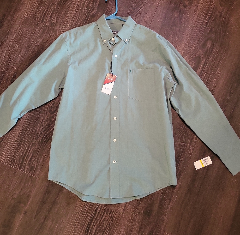Izod Men's Casual Light Green Button-Down Shirt